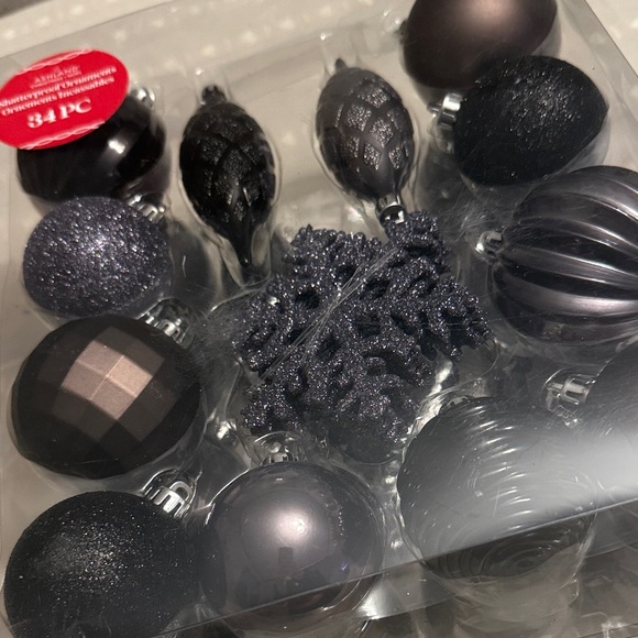 Ashland Black Holiday Ornament Set - 34 Piece NEW BLACK NWT - Picture 2 of 3